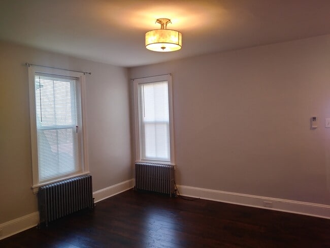 229 Church St, Unit #3 in Phoenixville, PA - Foto de edificio - Building Photo