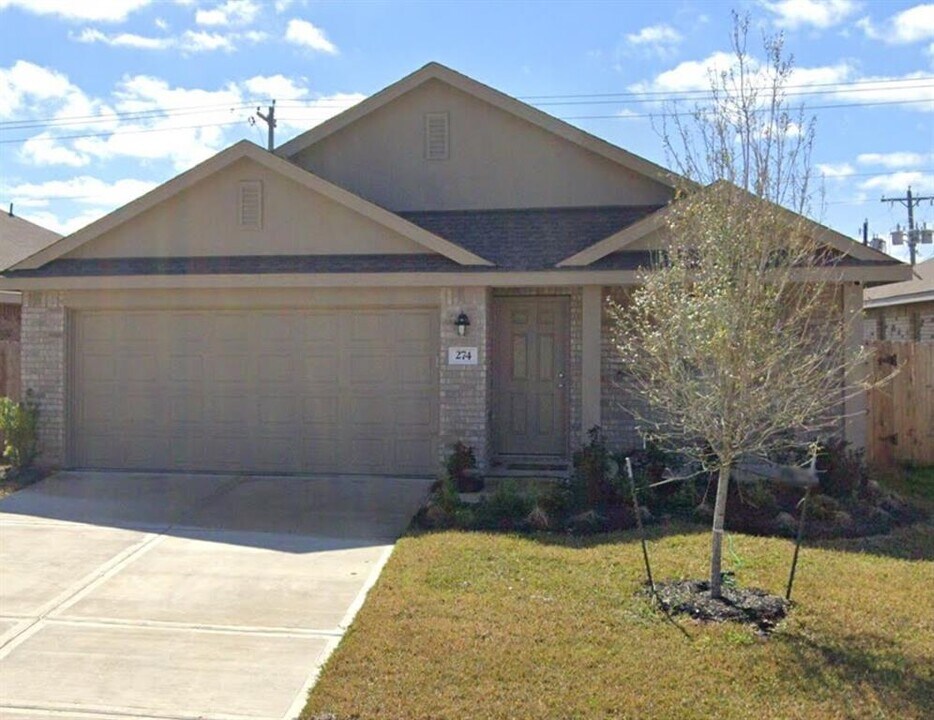 274 Bennett Lp in Angleton, TX - Building Photo