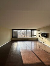 2800 N Lake Shore Dr, Unit 314 in Chicago, IL - Building Photo - Building Photo