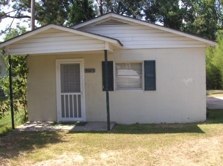 905 Gill St in Columbia, MS - Building Photo - Building Photo