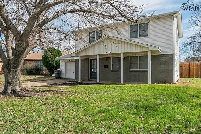 property at 4711 Balboa Dr