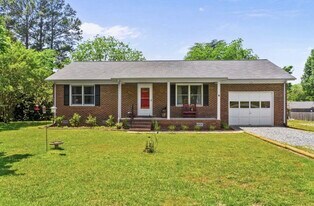 115 2nd St in Haw River, NC - Building Photo