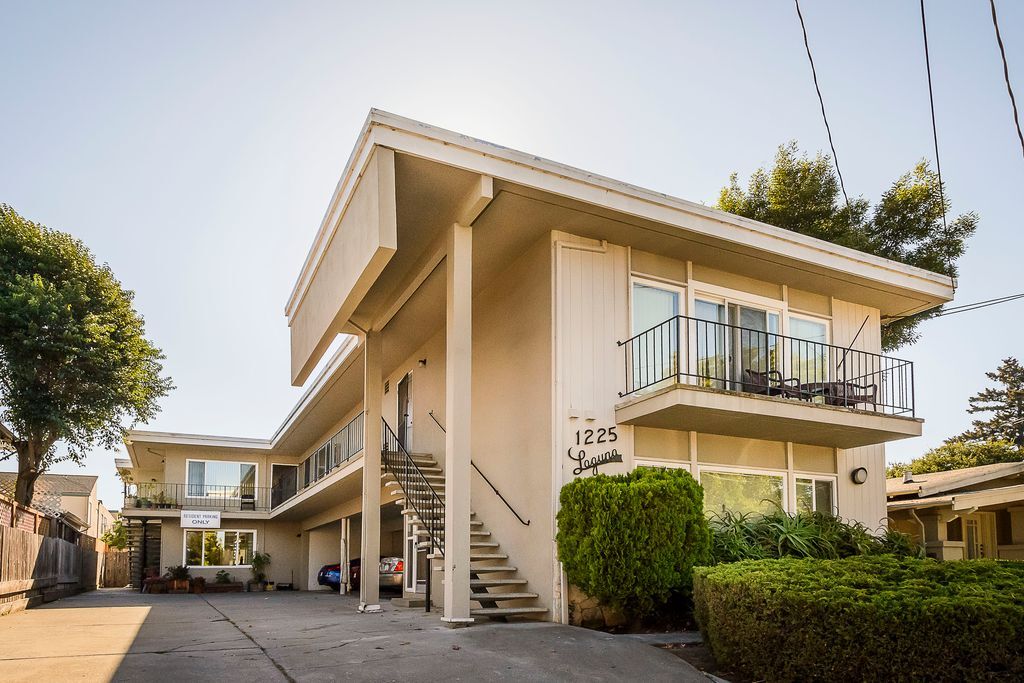 1225 Laguna Avenue Apartments in Burlingame, CA - Building Photo