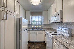 Heritage at Temple Terrace in Temple Terrace, FL - Building Photo