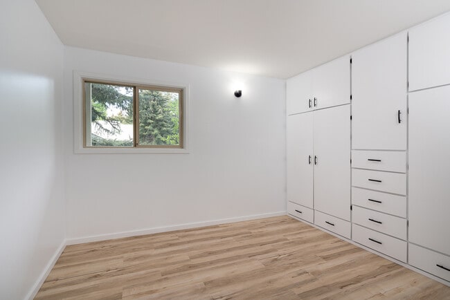 property at 121 Pinewood Ln
