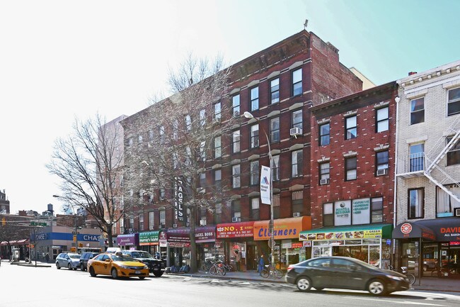263 First Ave in New York, NY - Foto de edificio - Building Photo