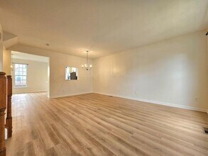 15330 Elizabeth Burbage Loop in Woodbridge, VA - Building Photo - Building Photo