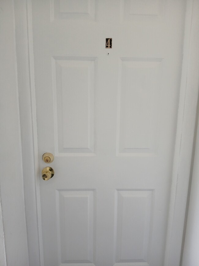 250 Tanglewood Ln in King of Prussia, PA - Foto de edificio - Building Photo