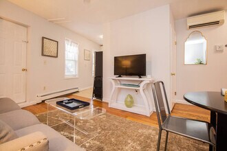 1004 Tremont St in Boston, MA - Building Photo - Building Photo