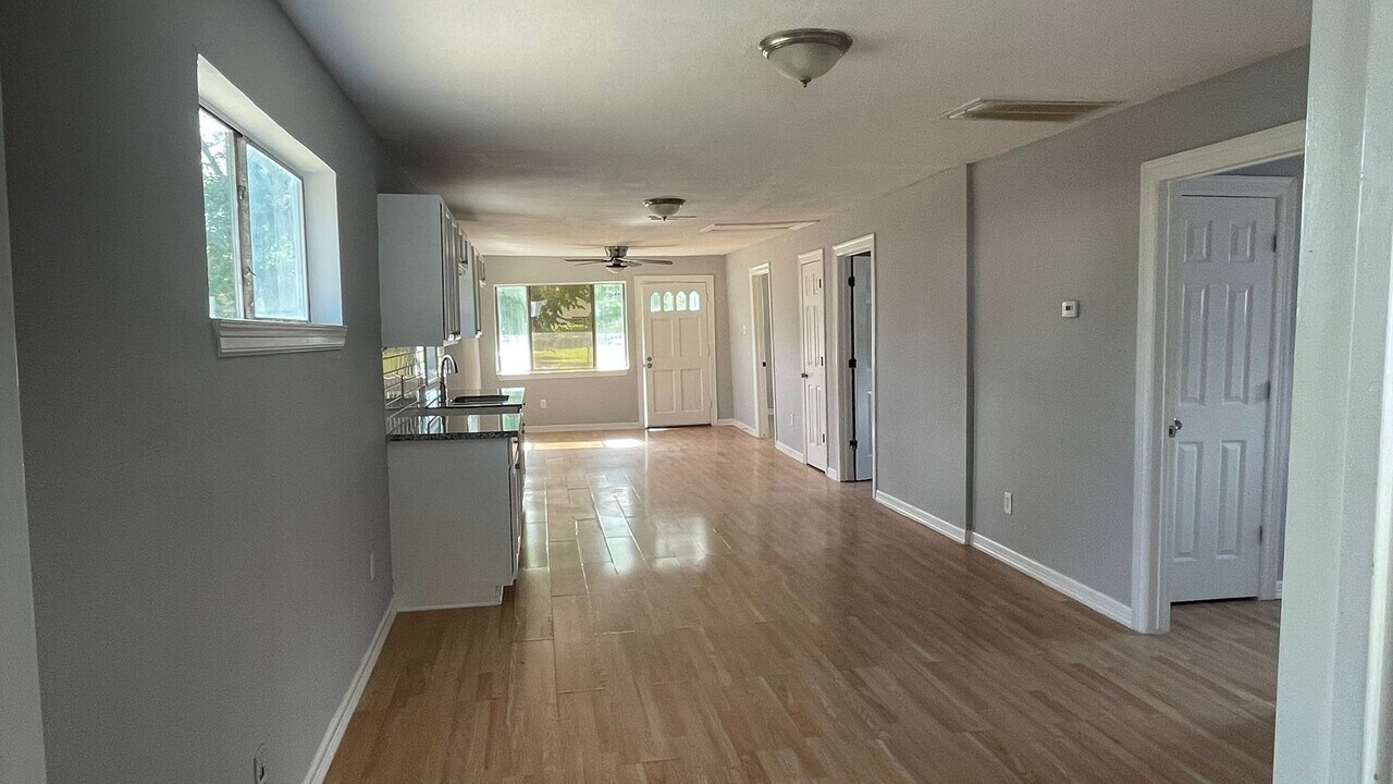 6321 Ezzard Charles Ln in Houston, TX - Building Photo
