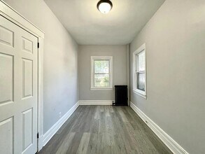 236 Danforth Ave, Unit 1 in Jersey City, NJ - Building Photo - Building Photo