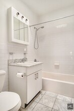 WEST 8 STREET in New York, NY - Building Photo - Building Photo