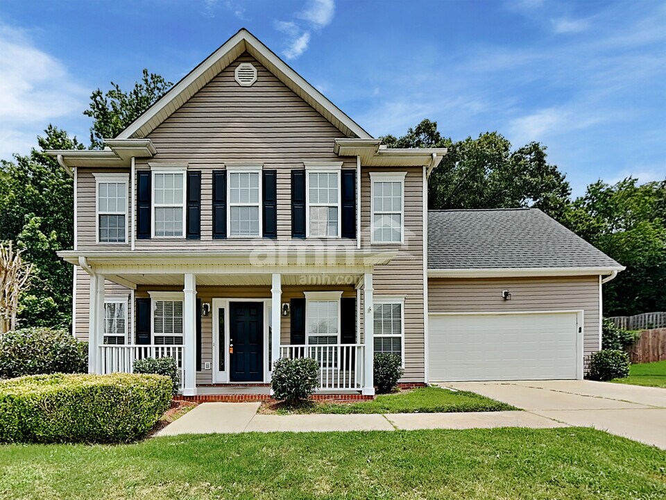 405 Bedstraw Ct in Simpsonville, SC - Building Photo