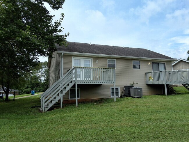 211 Michelle Ave in Elizabethtown, KY - Foto de edificio - Building Photo