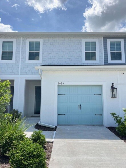 8684 Canyon Creek Trail in Parrish, FL - Building Photo