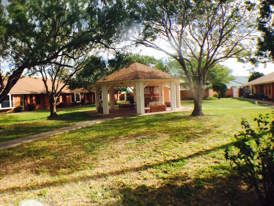 301 E La Vista Ave in McAllen, TX - Building Photo