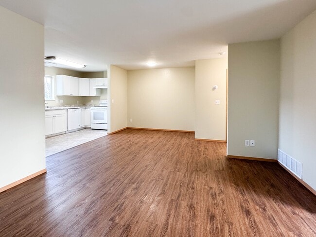 8201 E 36th Ave in Anchorage, AK - Building Photo - Building Photo