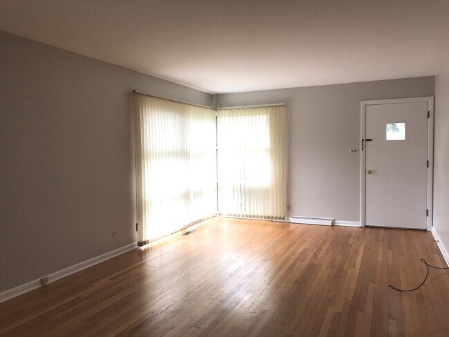 1948 Lincoln Ave in Northbrook, IL - Building Photo - Building Photo