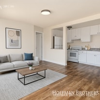 6727 Woodley Ave in Van Nuys, CA - Building Photo