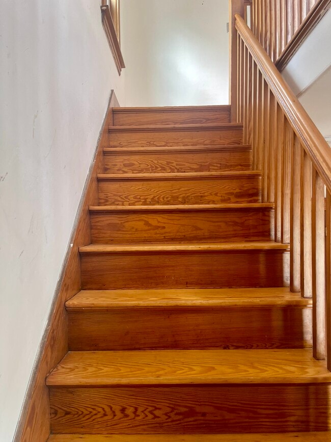 348 Rollstone St, Unit 3
