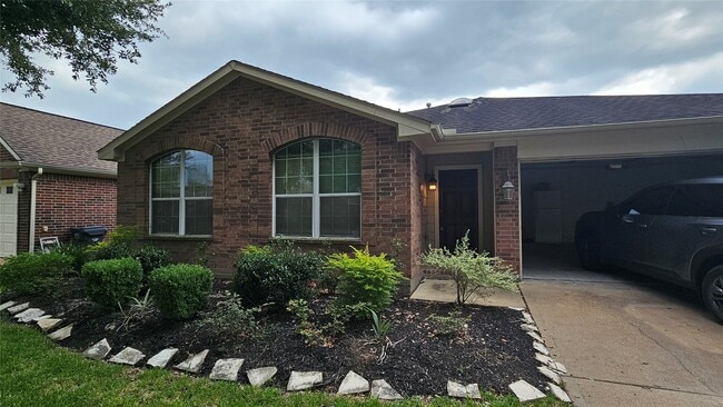 property at 18015 Willow Cliff Ln