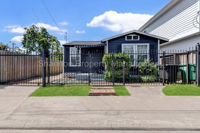 property at 100 E 33rd St