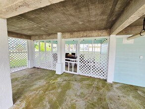 16611 Jolly Roger Rd in Jamaica Beach, TX - Building Photo - Building Photo