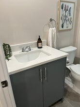 29 Washington St, Unit 201 in Haverhill, MA - Foto de edificio - Building Photo