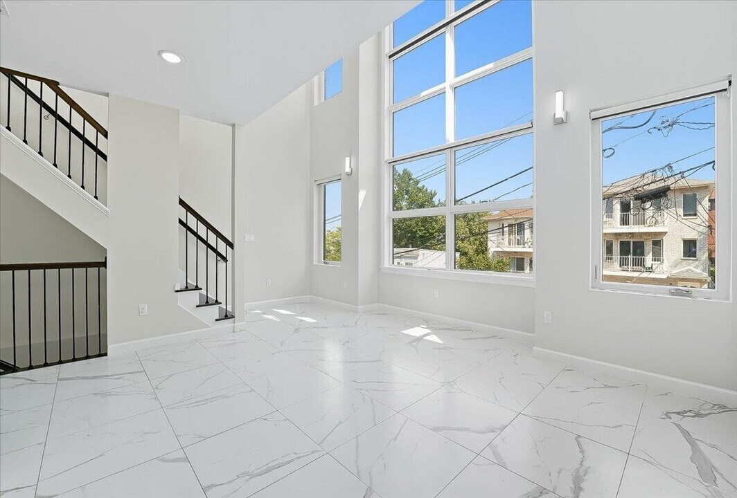 195 Lincoln St in Jersey City, NJ - Building Photo
