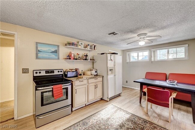 1914 Ottawa Dr in Las Vegas, NV - Building Photo - Building Photo