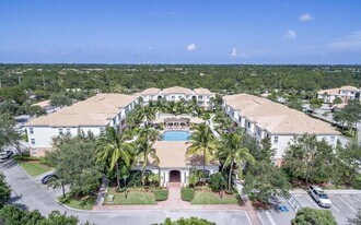 4302 Myrtlewood Cir W in Palm Beach Gardens, FL - Building Photo