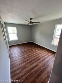 8705 Bertwood St photo'