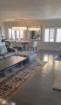 1328 Londonderry View Dr in Los Angeles, CA - Building Photo