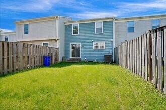 9313 Taverney Terrace in Gaithersburg, MD - Building Photo - Building Photo