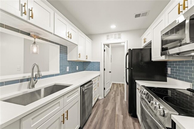 521 Warm Springs Cir