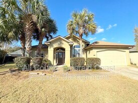 4403 Sonoma Cir in Niceville, FL - Building Photo