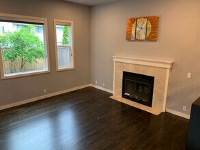 7745 37th Ave NE in Seattle, WA - Building Photo - Building Photo