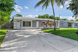 6421 SW 16th St in Pompano Beach, FL - Foto de edificio - Building Photo