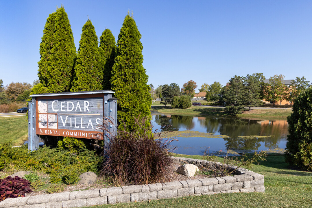 Cedar Villas in Round Lake Beach, IL - Building Photo