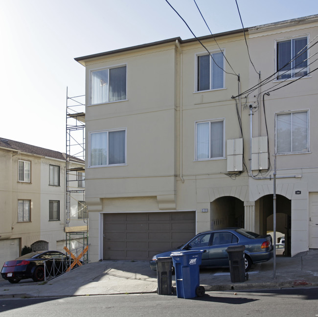 272 Abbot Ave in Daly City, CA - Building Photo - Building Photo