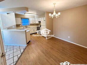 12093 W Cross Dr in Littleton, CO - Building Photo - Building Photo