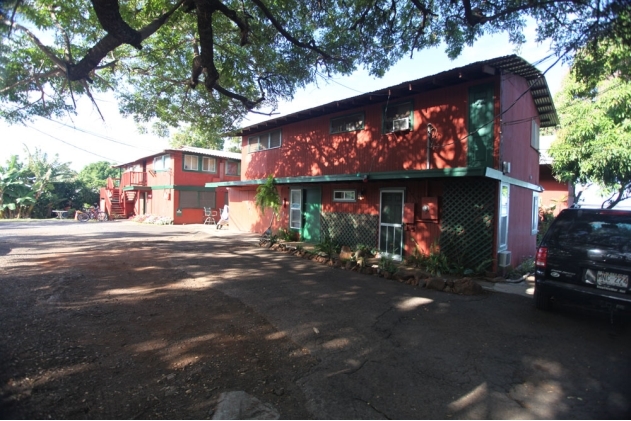 104 Wahikuli Rd in Lahaina, HI - Foto de edificio - Building Photo