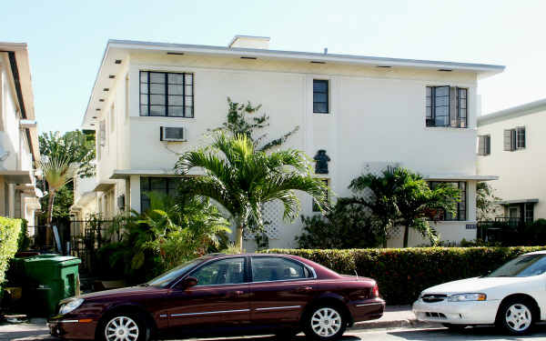 Gershwin Apartments in Miami Beach, FL - Building Photo