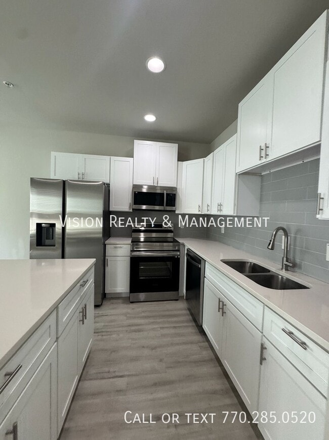 8330 Triple Crown Dr in Douglasville, GA - Building Photo - Building Photo