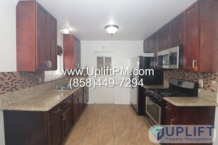 616 Meadowbrook Dr in San Diego, CA - Building Photo