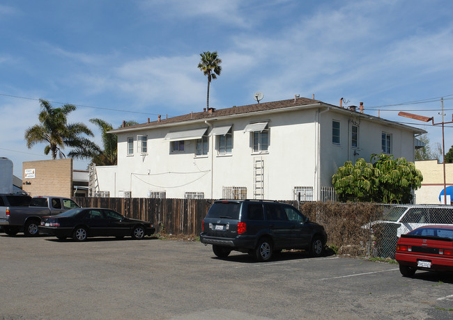 La Croix Building in Oxnard, CA - Foto de edificio - Building Photo