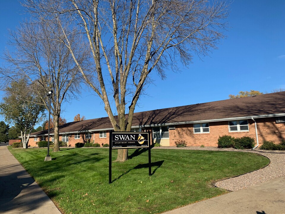 800 Fairfield Dr, Unit 15 in Platteville, WI - Building Photo