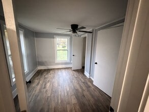 5195 Georgetown Rd in Owenton, KY - Foto de edificio - Building Photo