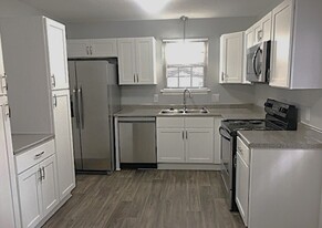 505 Sherwood Ct, Unit B in Cary, NC - Building Photo