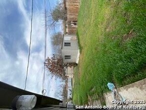 507 Gilbert Ln in San Antonio, TX - Building Photo - Building Photo